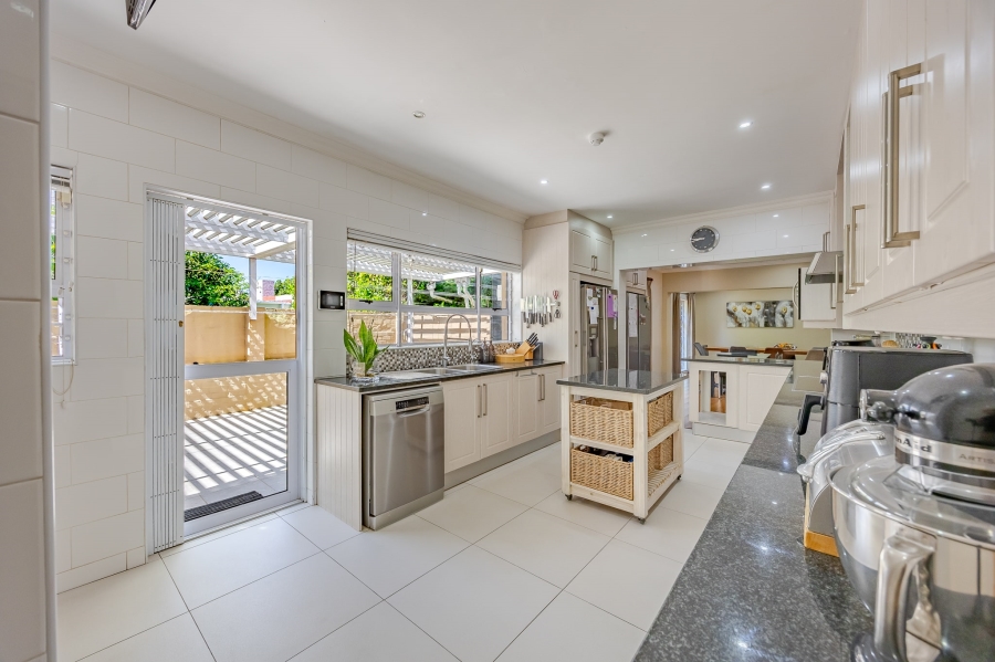 5 Bedroom Property for Sale in Kenilworth Upper Western Cape